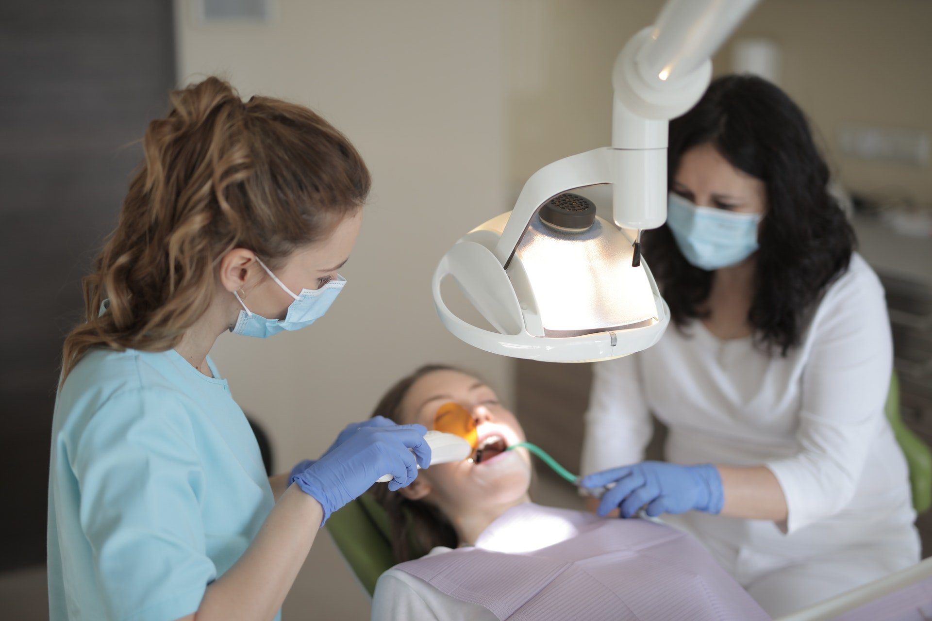3 Reasons Dental Implants Are A Reliable Option To Replace Missing Teeth Read More About The Article 3 Reasons Dental Implants Are A Reliable Option To Replace Missing Teeth