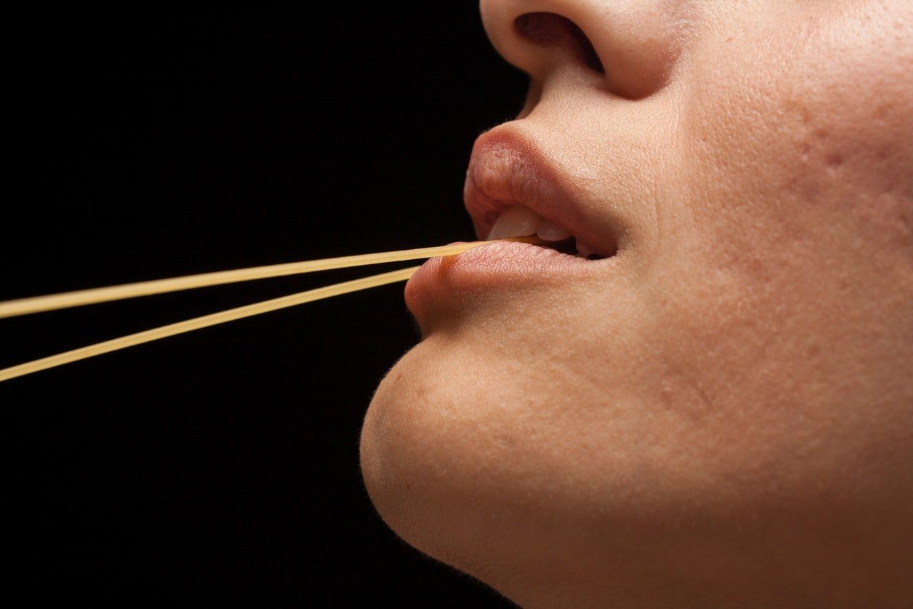 Read More About The Article Foods To Eat, Foods To Avoid After Dental Implants