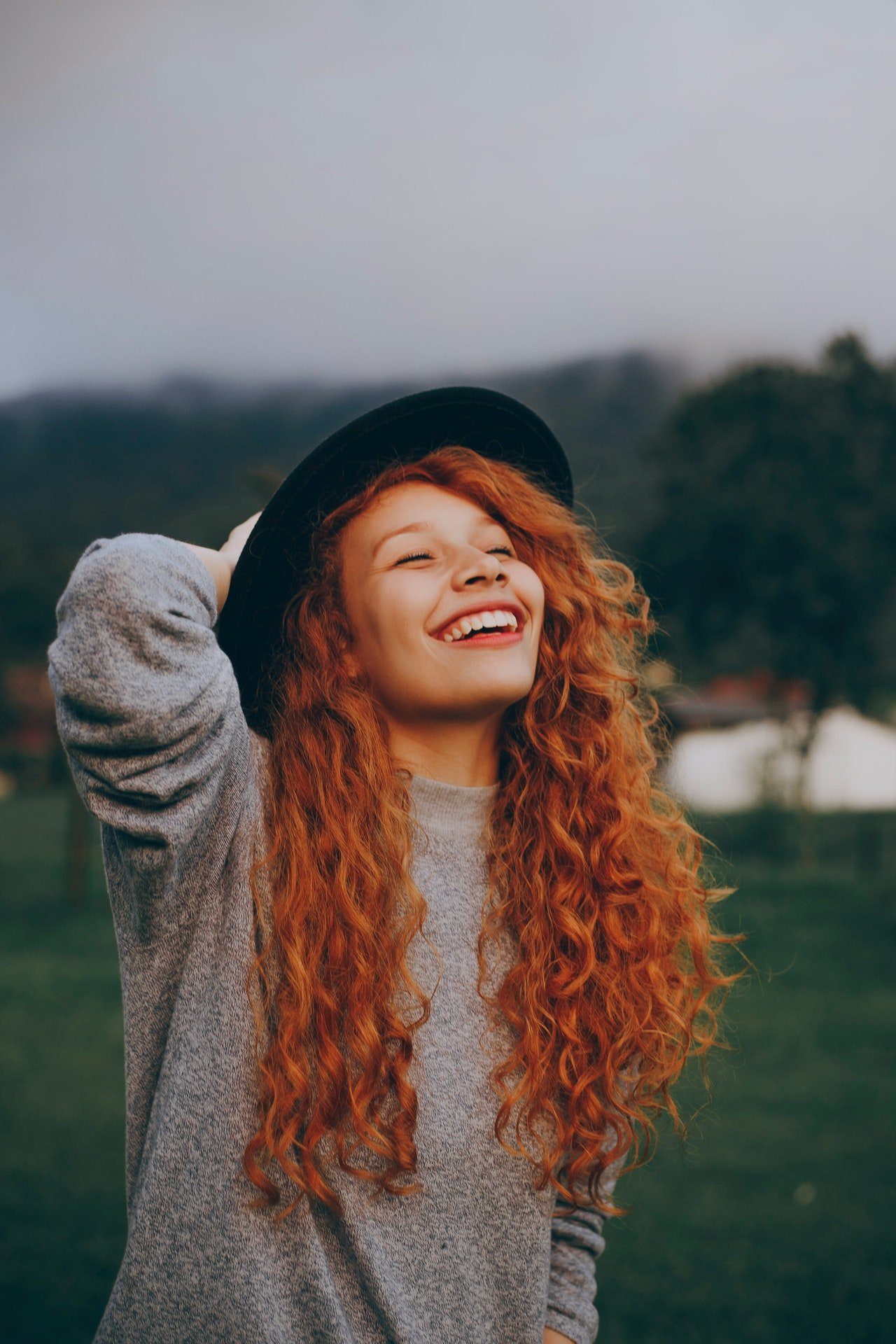 Which Are Better Implants Or Dental Veneers? Read More About The Article Which Are Better Implants Or Dental Veneers?